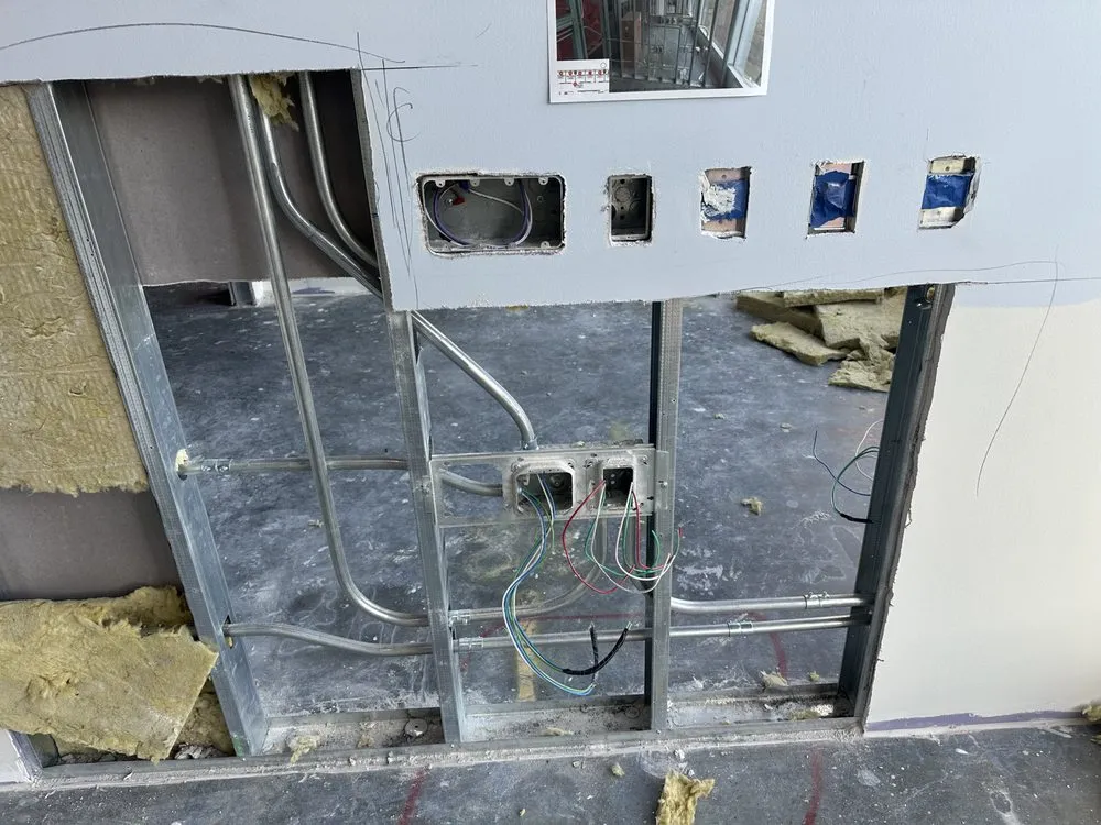 Slide of Leon Elctric