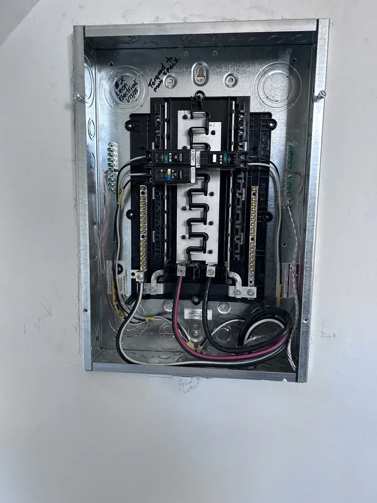 Slide of Leon Electrical Services