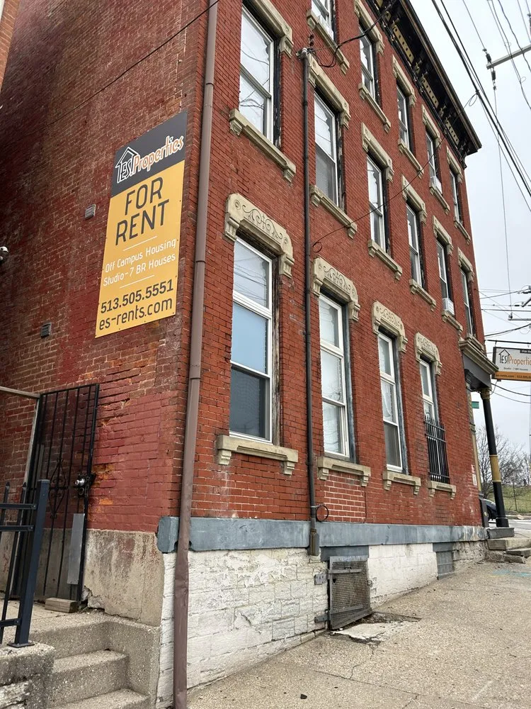 Slide of Leon Electrical Services