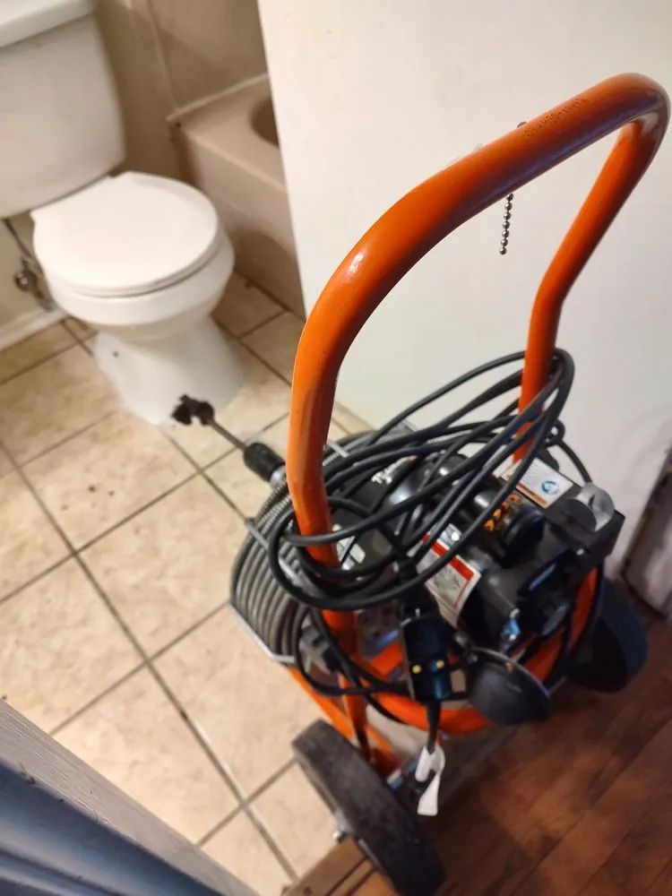 Slide of Leon Handyman