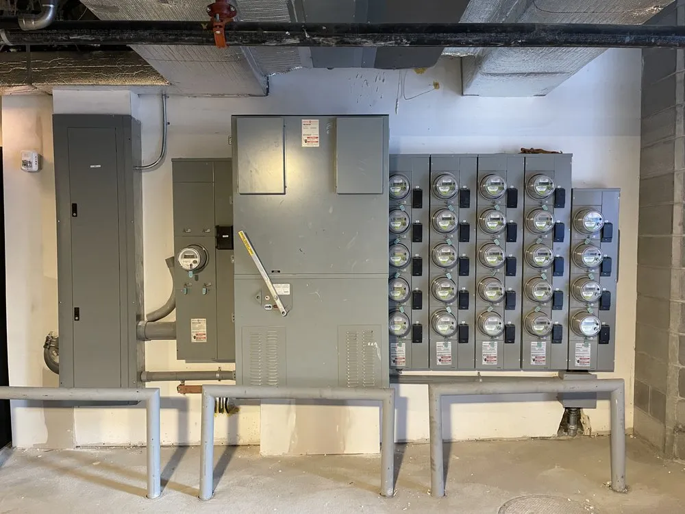 Slide of Leonardo Pereira Electrician