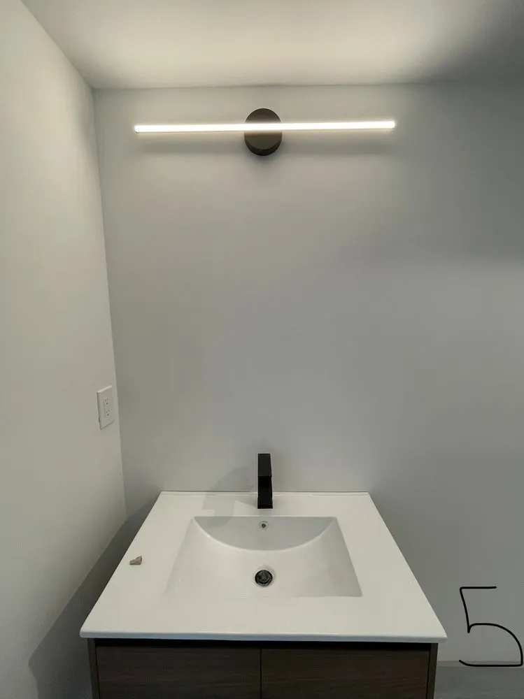 Slide of Leonardo Pereira Electrician