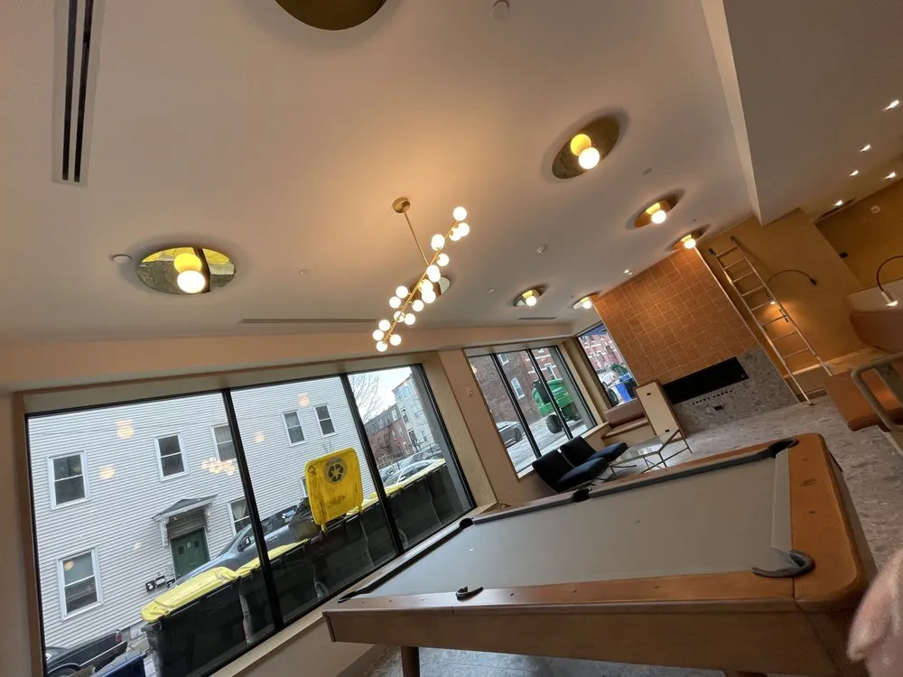 Slide of Leonardo Pereira Electrician