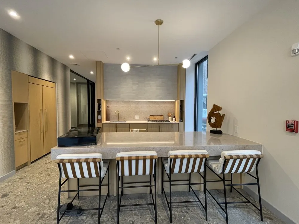 Slide of Leonardo Pereira Electrician