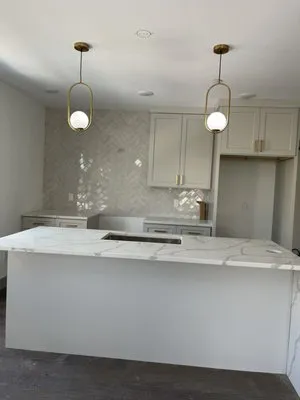 Leonardo Pereira Electrician Logo