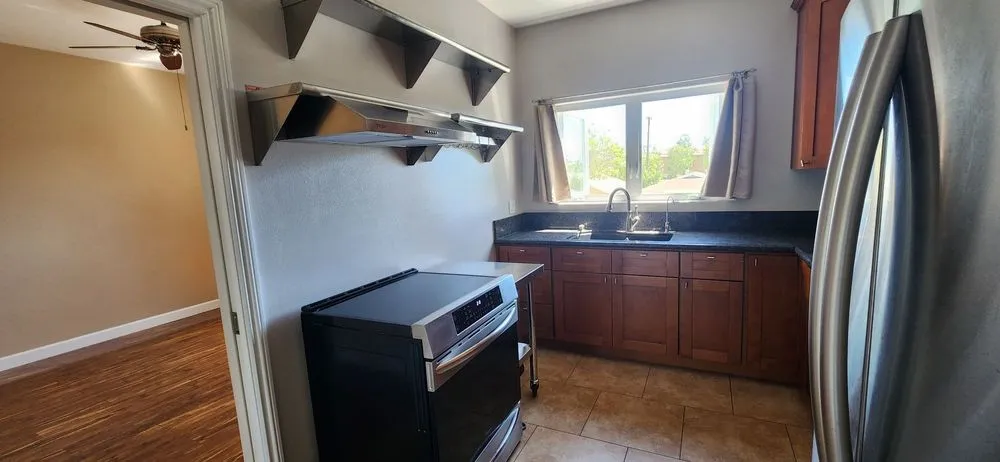 Slide of Leone Electric