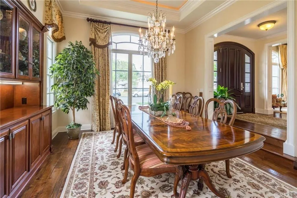 Slide of Leone Electric