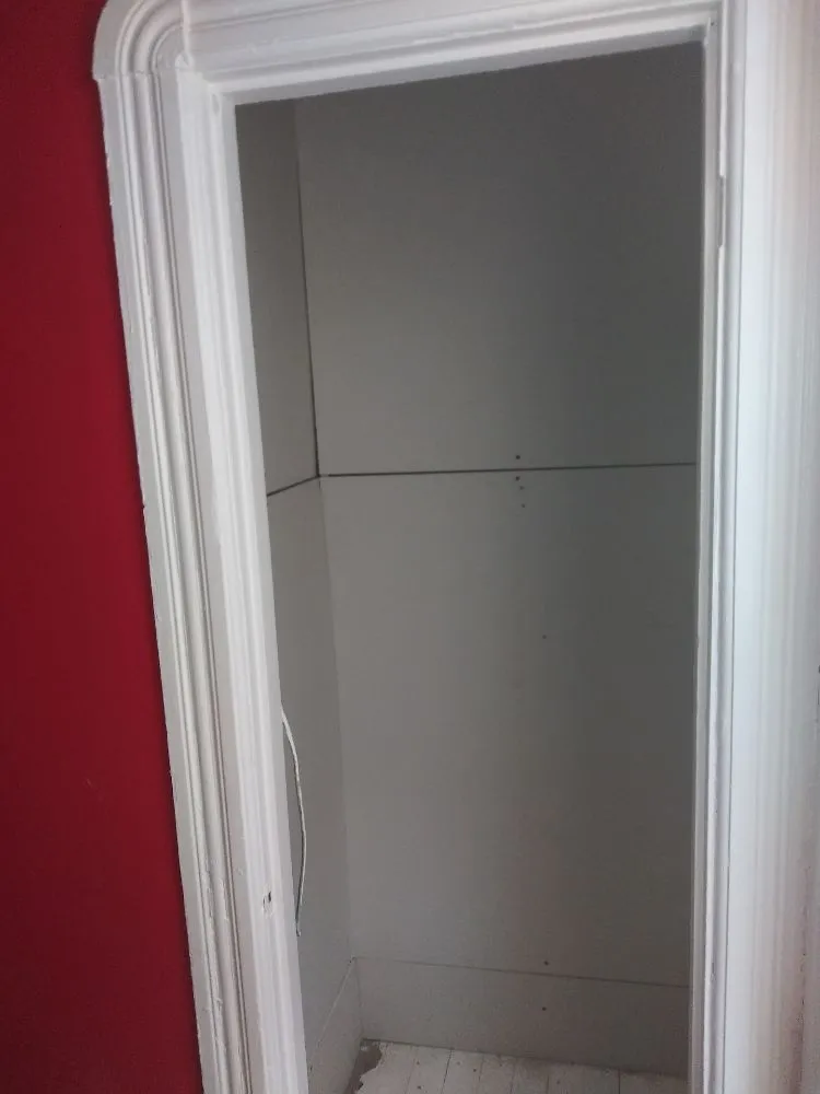 Slide of Leons Home Improvement