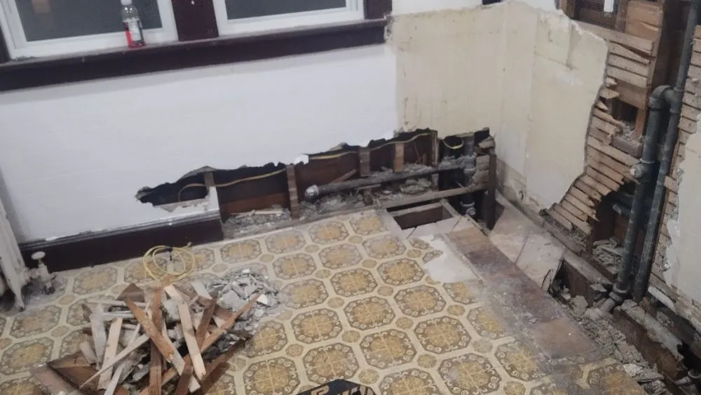 Slide of Leons Home Improvement