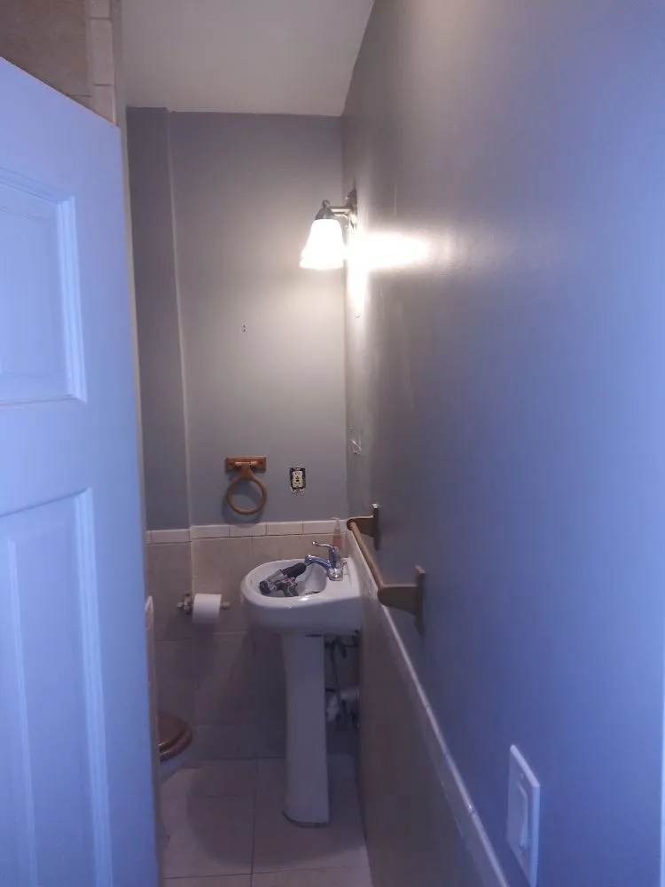 Slide of Leons Home Improvement