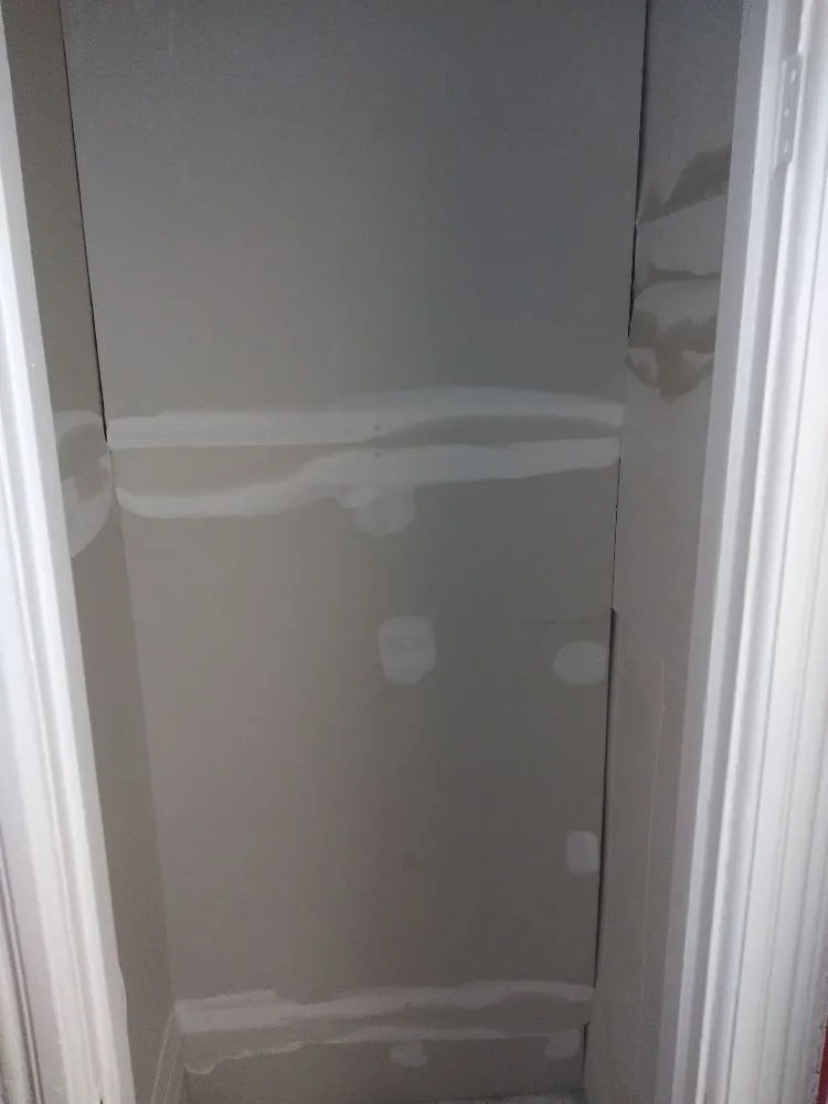 Slide of Leons Home Improvement