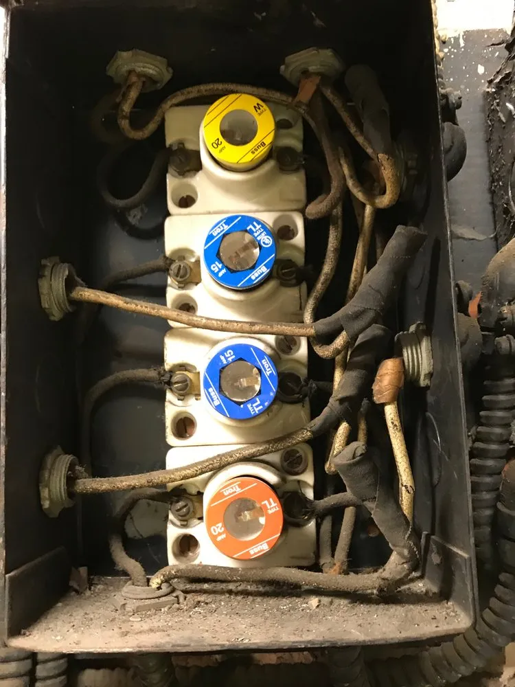 Slide of Leontix Electrical