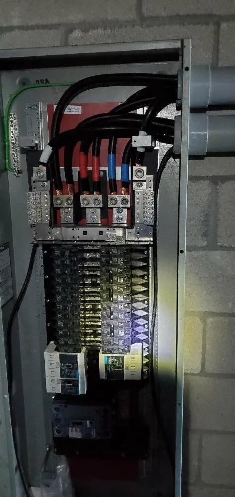 Certified electrician providing electrical repair in saint peterburg, FL - Leo’s Electric & More