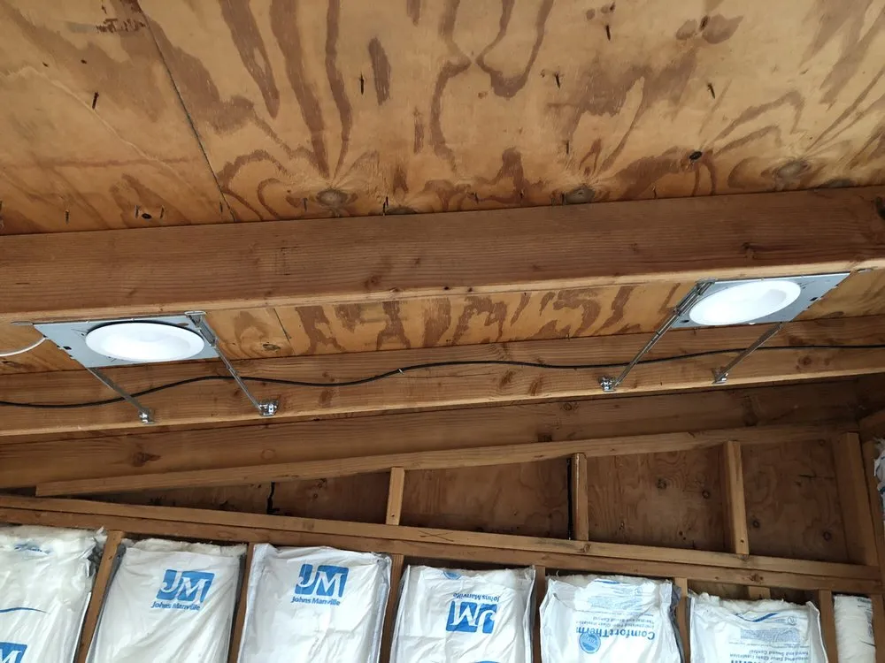 Reliable electrician providing circuit breaker repair in , 