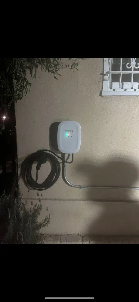 Affordable electrician providing panel upgrade in , 