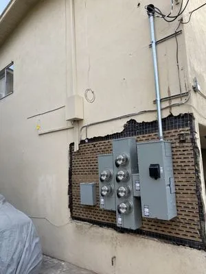 Level Up Electric Logo