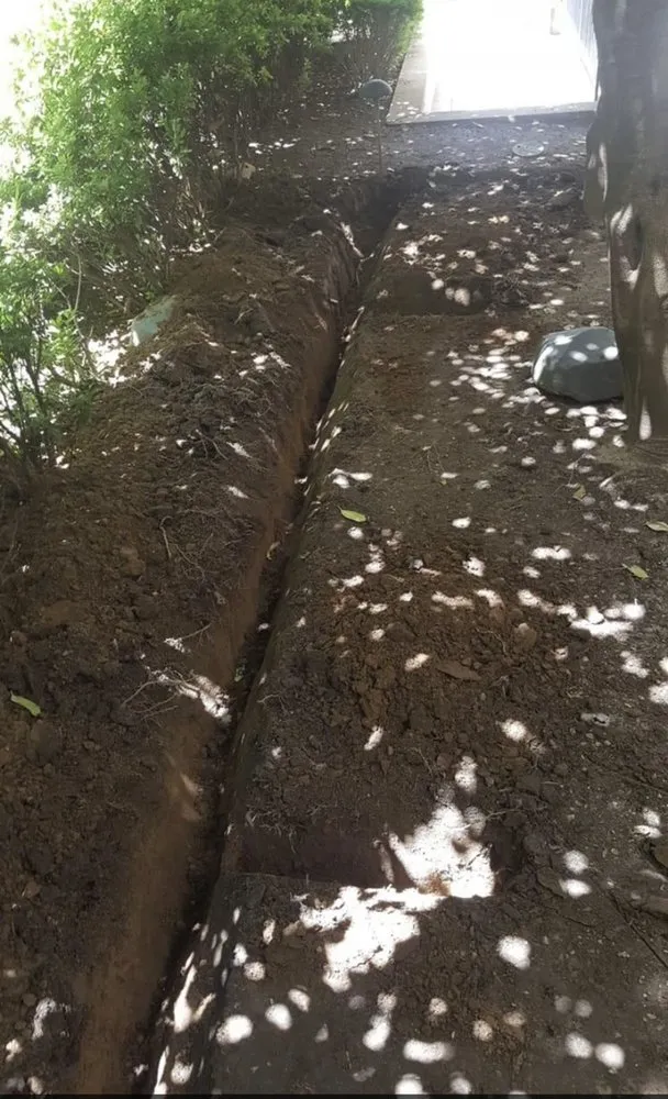 Emergency electrician providing circuit breaker repair in ,