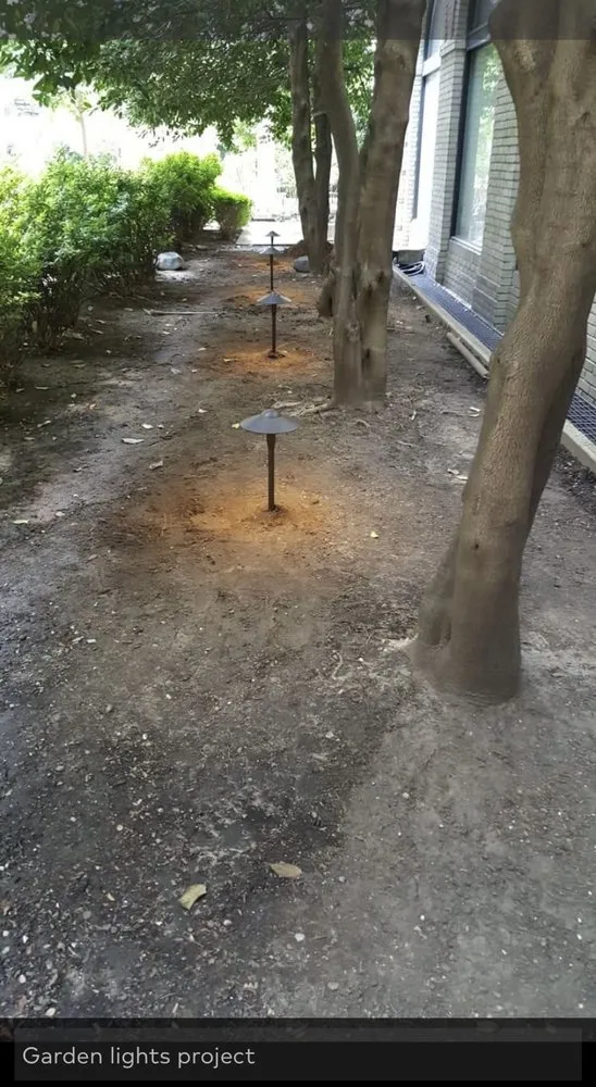 Professional electrician providing circuit breaker repair in ,