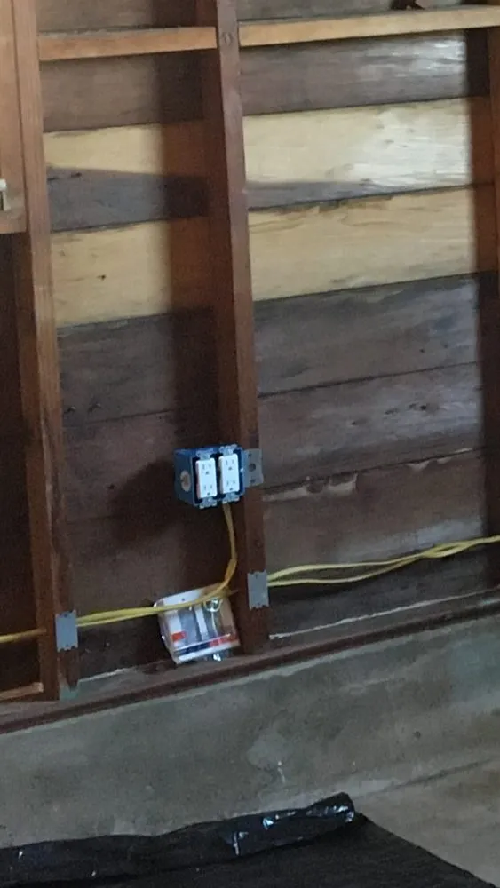 Slide of Lezama Electrics