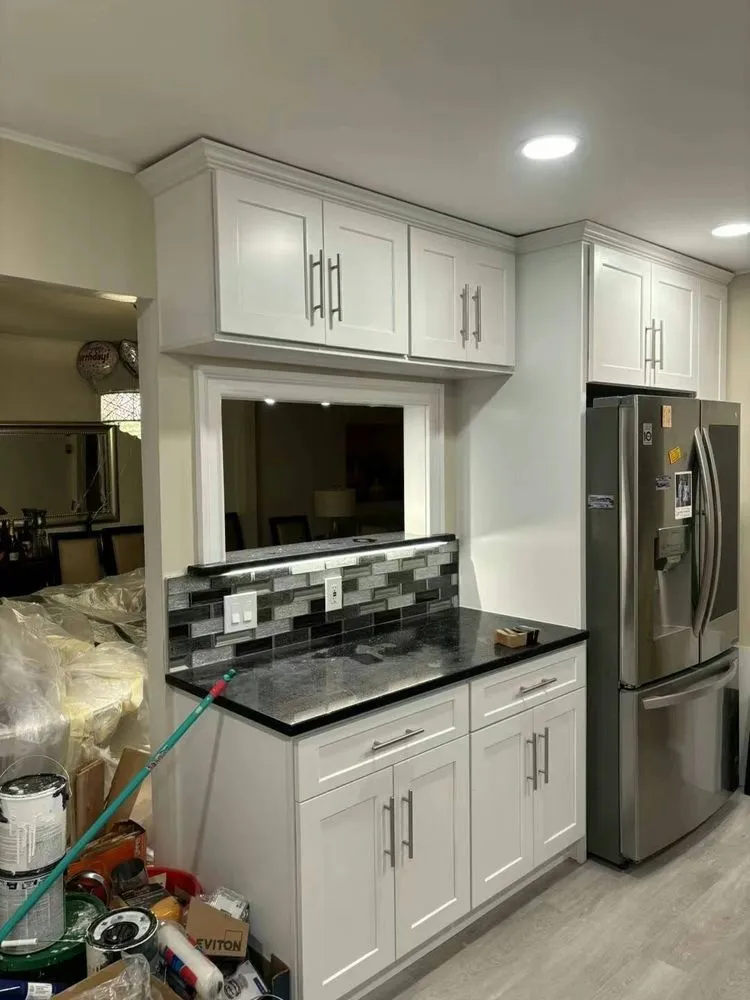 Slide of Lia Handyman