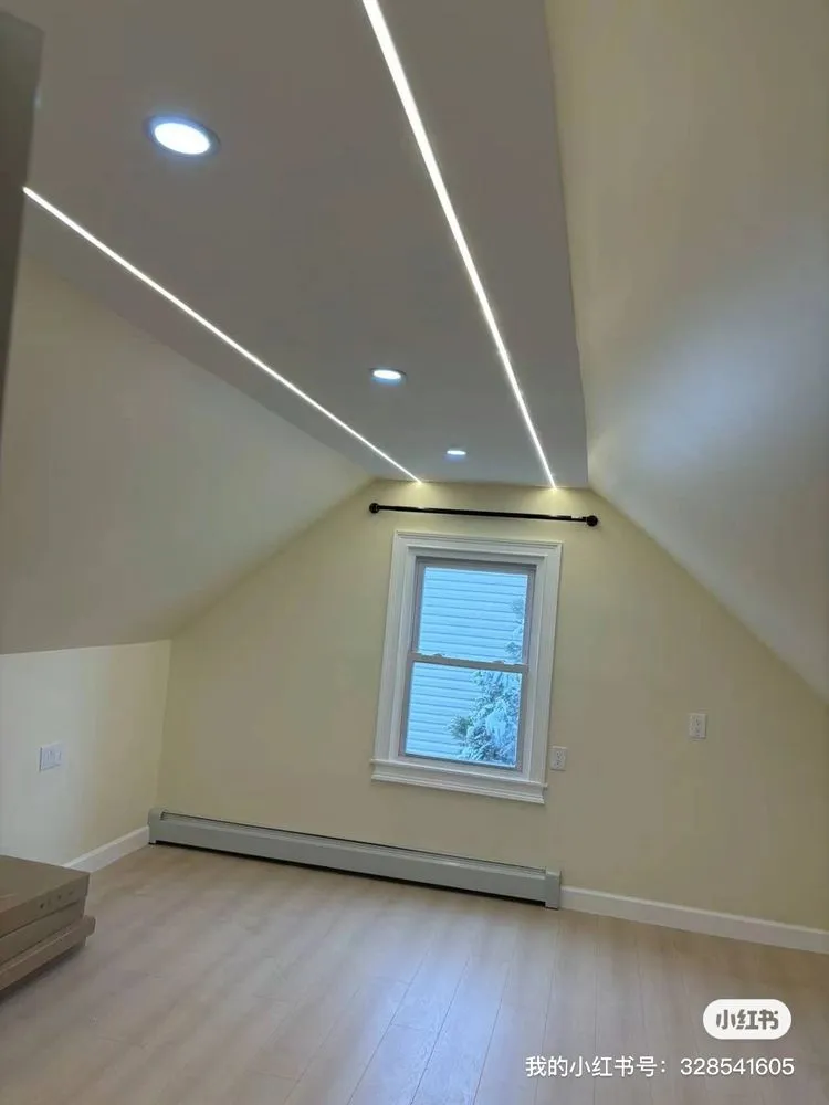 Slide of Lia Handyman