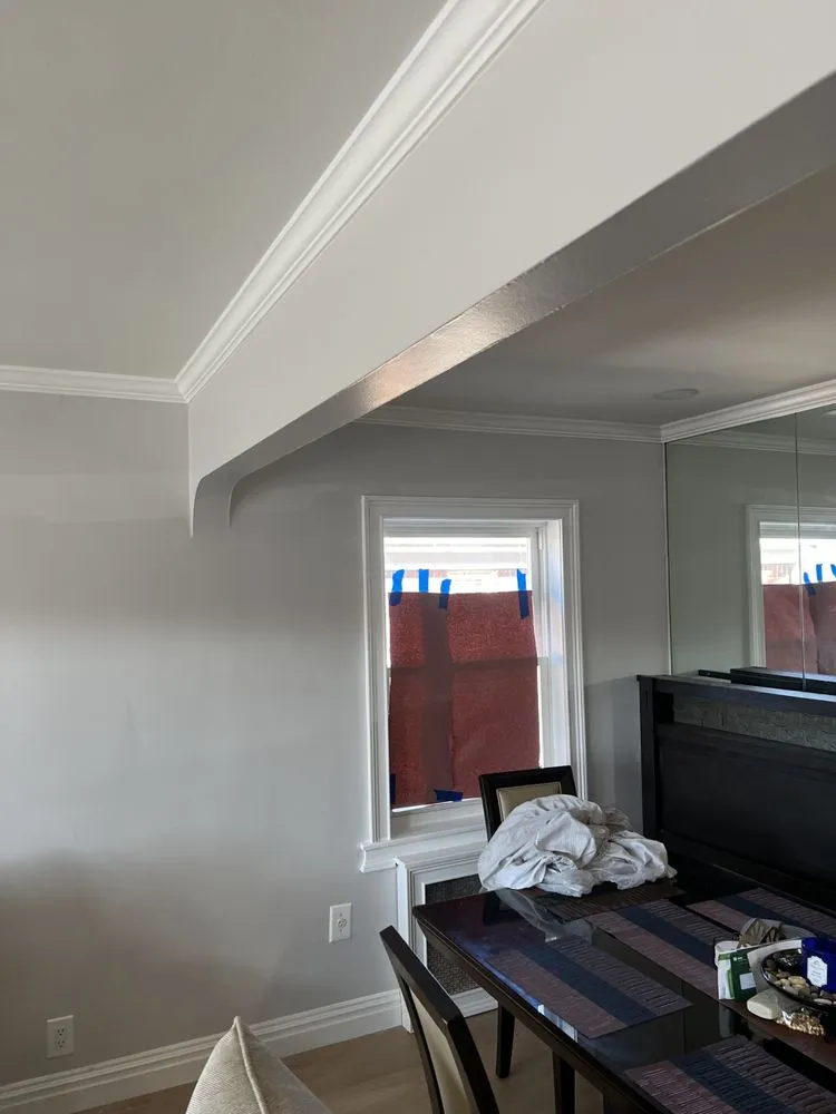 Slide of Lia Handyman