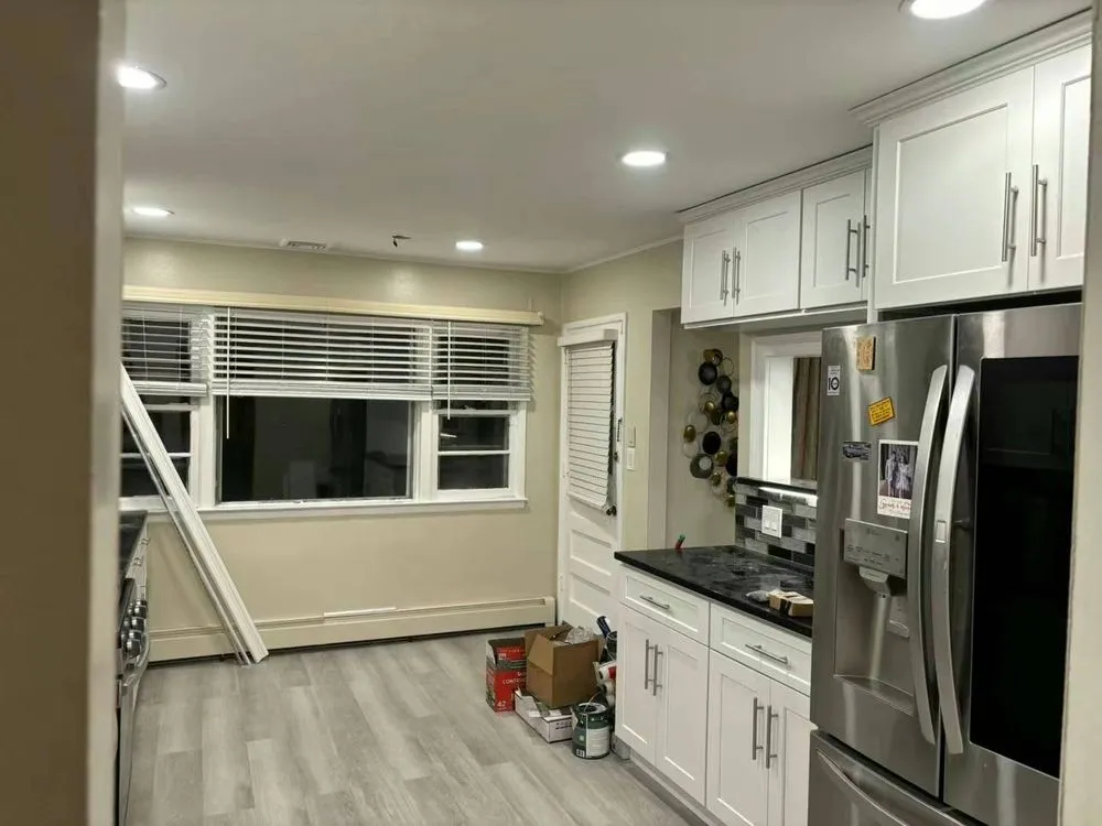 Slide of Lia Handyman