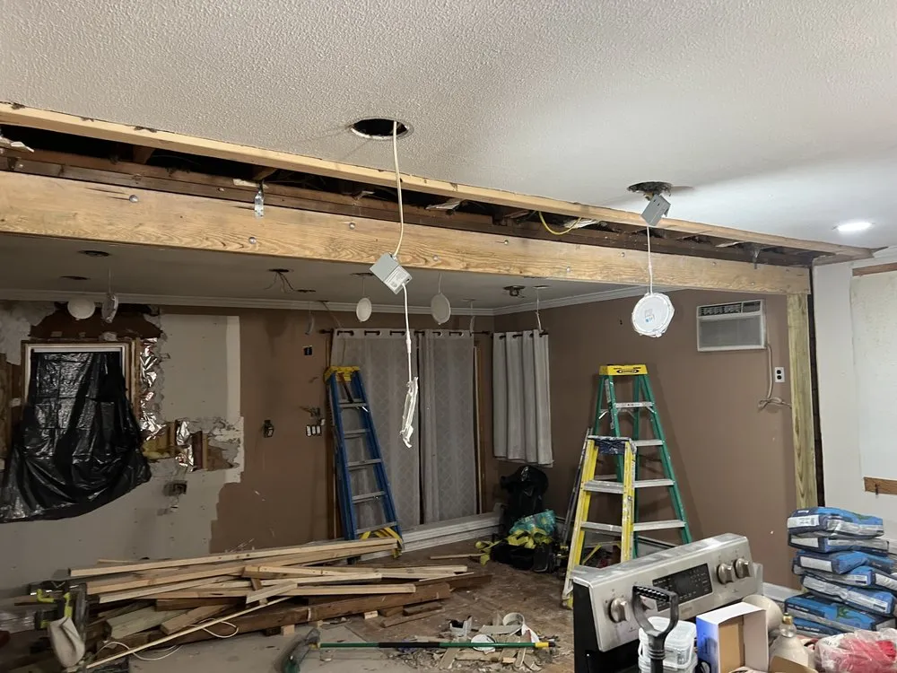 Slide of Lia Handyman