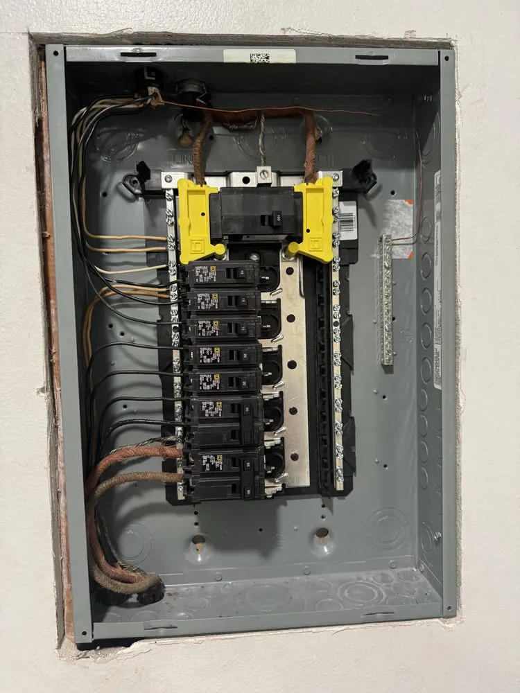 Emergency outlet and switch repair service in Fayetteville,, NC - LIA Service