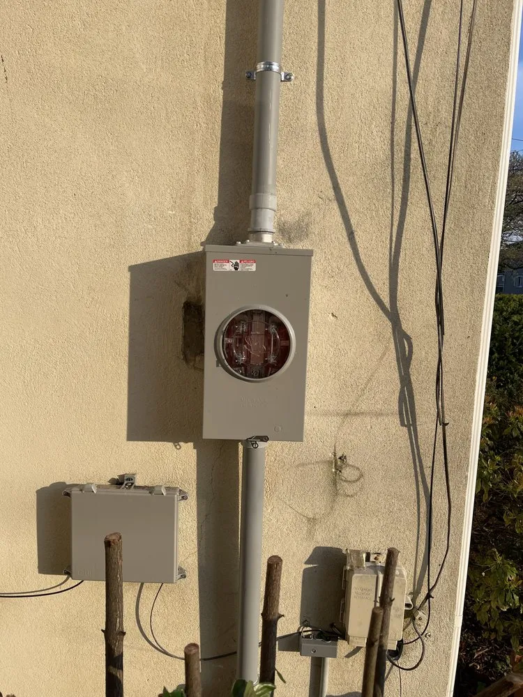 Slide of Licensed Electrical Contractors