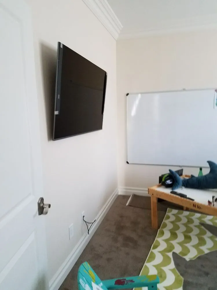 Professional electrician providing wiring installation in , 