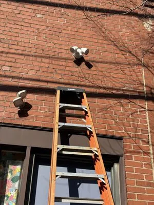 Lifelong Electrical Logo