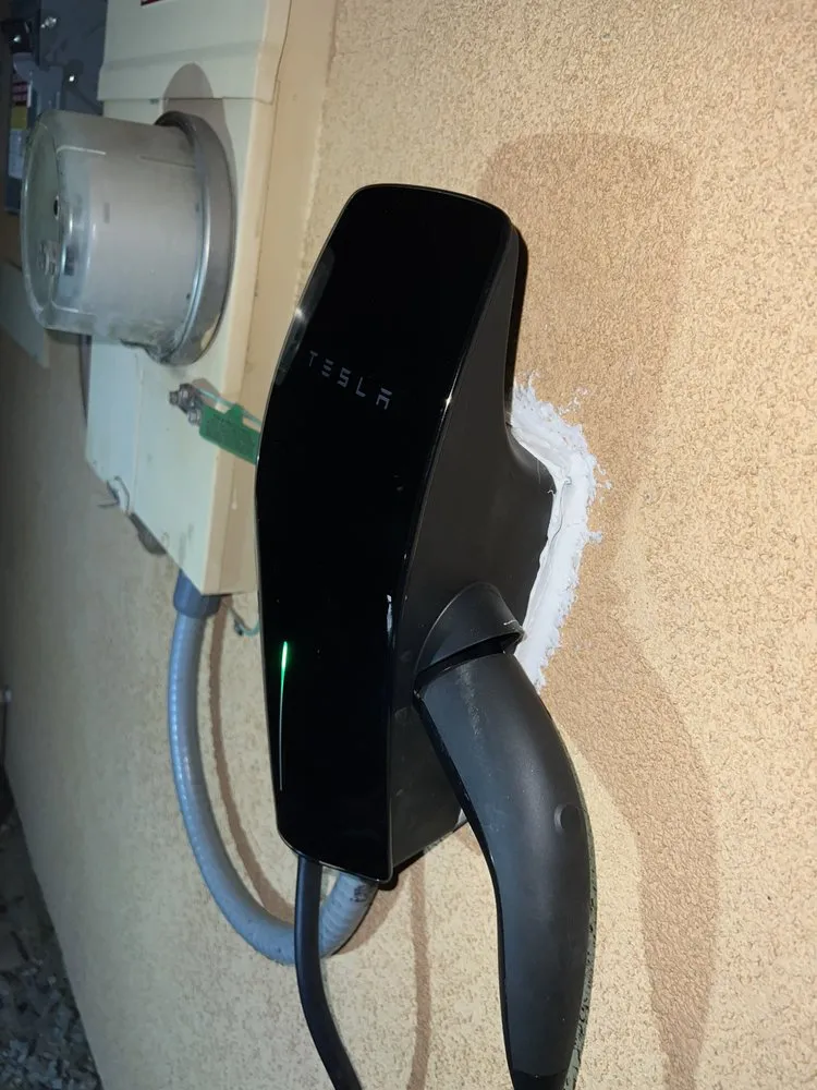 Expert electrician providing wiring installation in , 