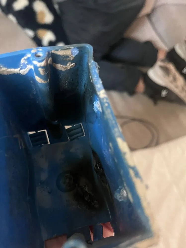 Slide of Light Source Electric