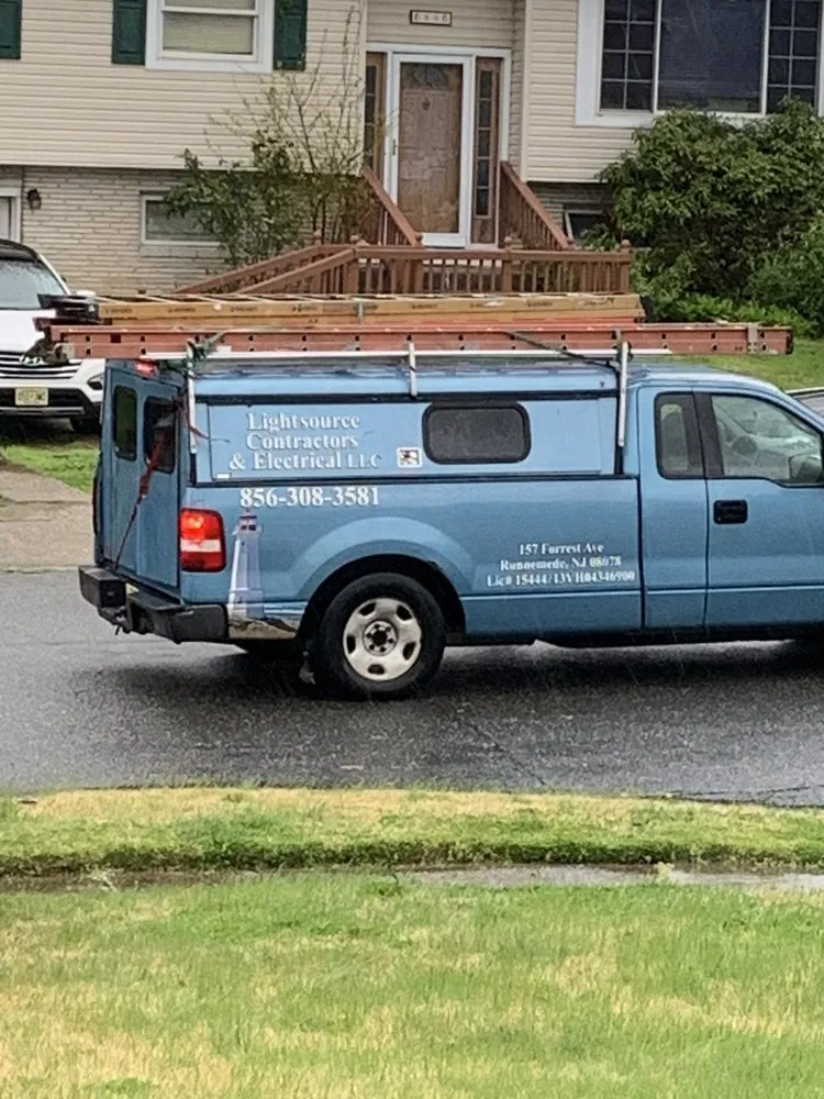 Slide of Light Source Electric