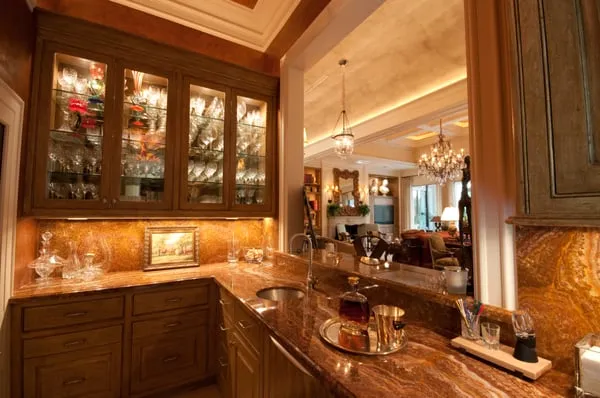 LIGHT-TECH INC. Logo