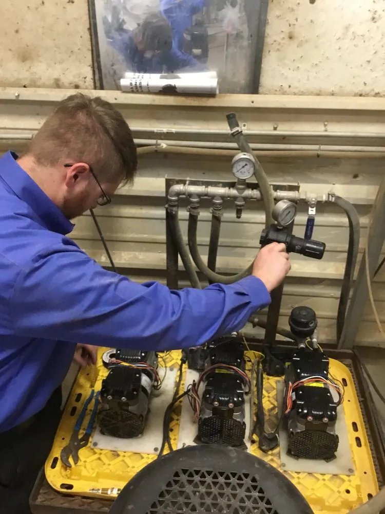 Professional electrician providing circuit breaker repair in , 