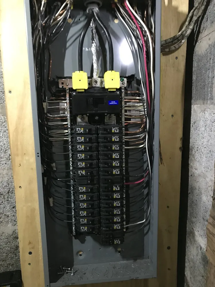 Licensed electrician providing emergency electrical service in Chittenango, NY - Lighthouse Electric