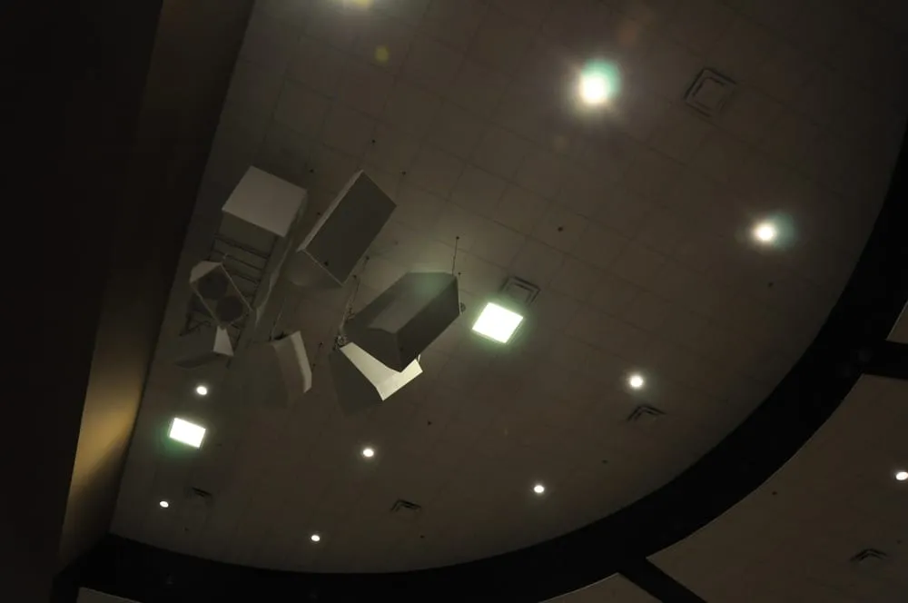 Expert electrician providing circuit breaker repair in ,