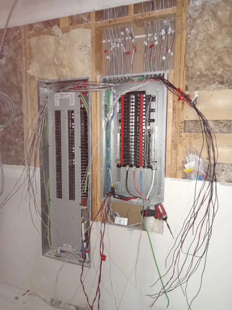 Trusted emergency electrical service in ,  by Lighting+Mechanical