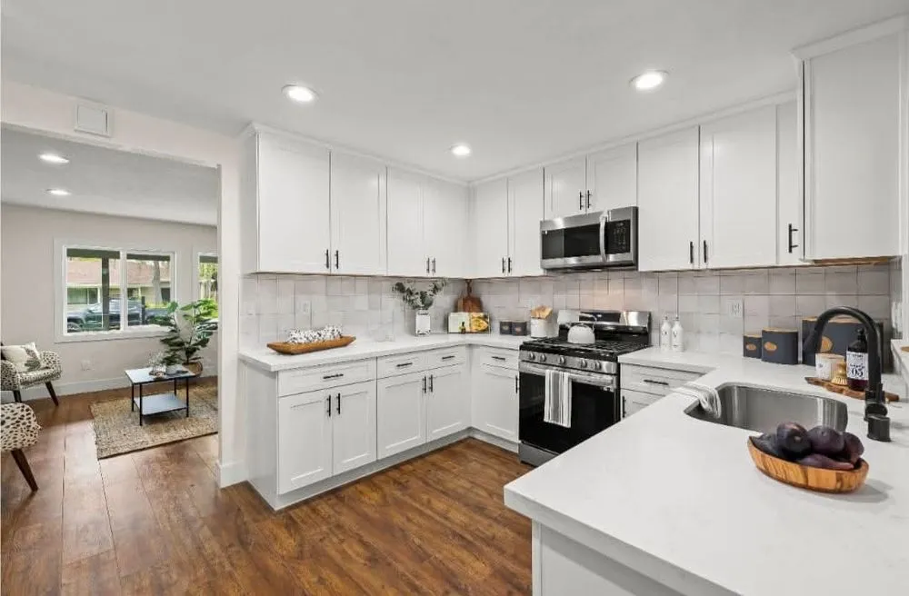 Slide of Lightline Electric