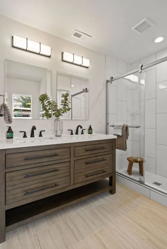 Slide of Lightline Electric