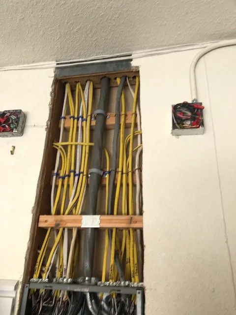 Reliable circuit breaker repair service in , - Lightline Electric