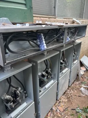 Lightning Electric Logo