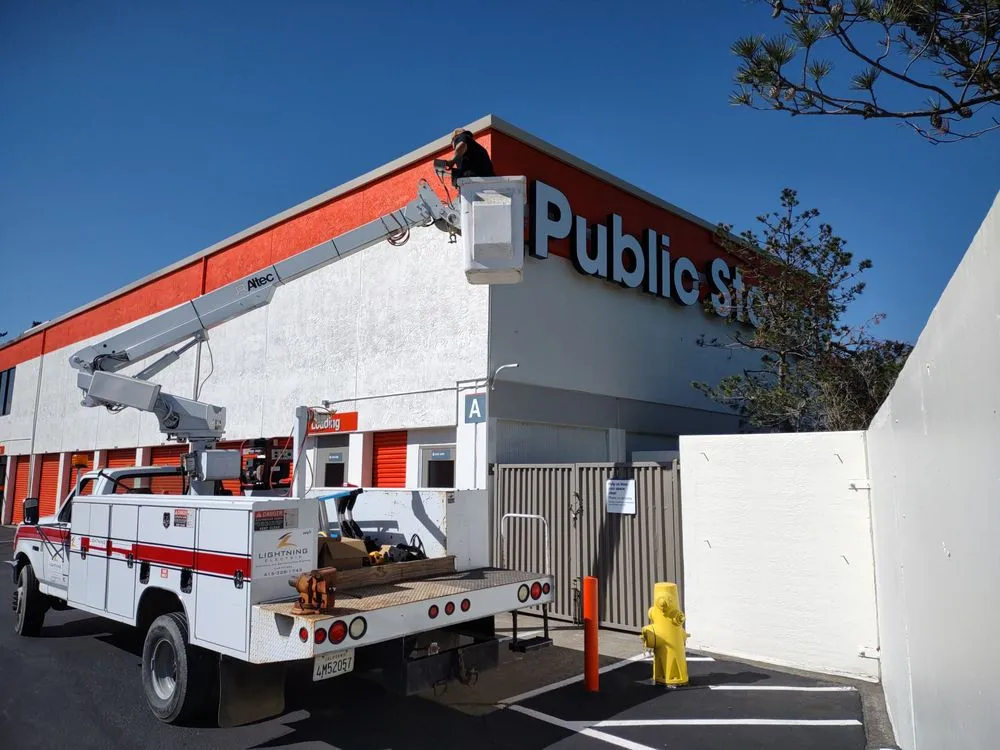 Slide of Lightning Electric