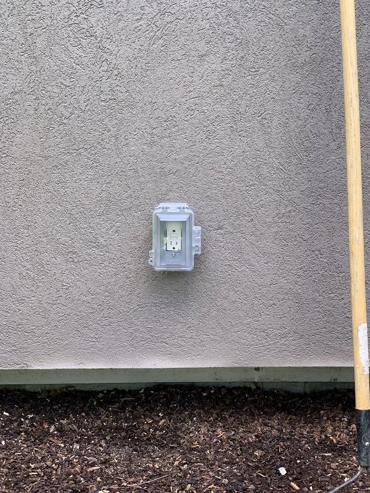 Emergency electrical repair in , by Lightning Electric