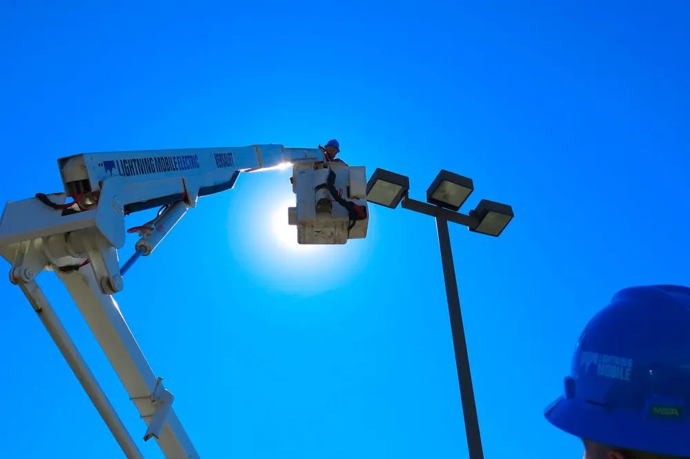 Slide of Lightning Mobile Electric