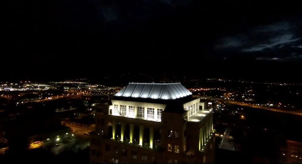 Slide of Lightning Mobile Electric