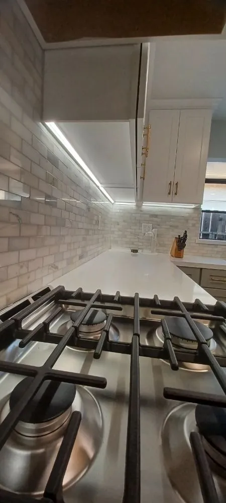 Slide of Lightning Power Solutions