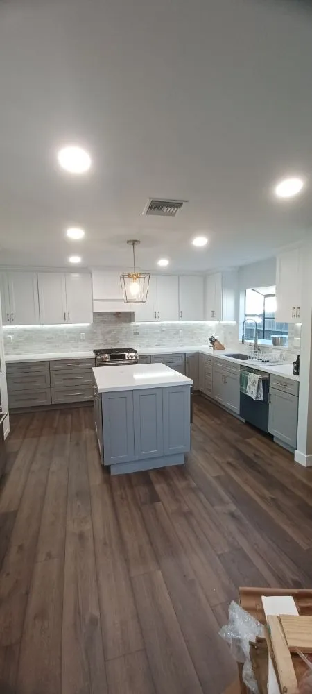 Slide of Lightning Power Solutions